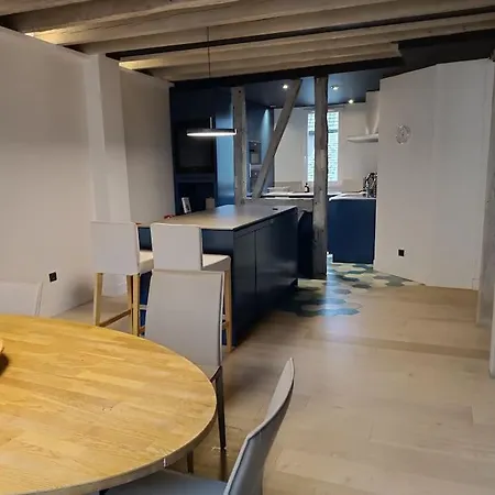 Triplex Hypercentre Avec Parking Apartmán *